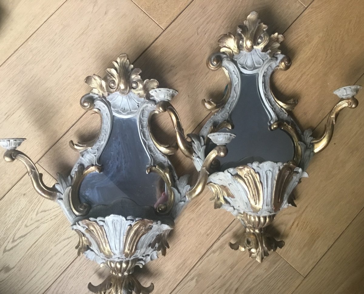 La Paire De Petits Miroirs  Baroques En Bois Doré Et Laqué-photo-3