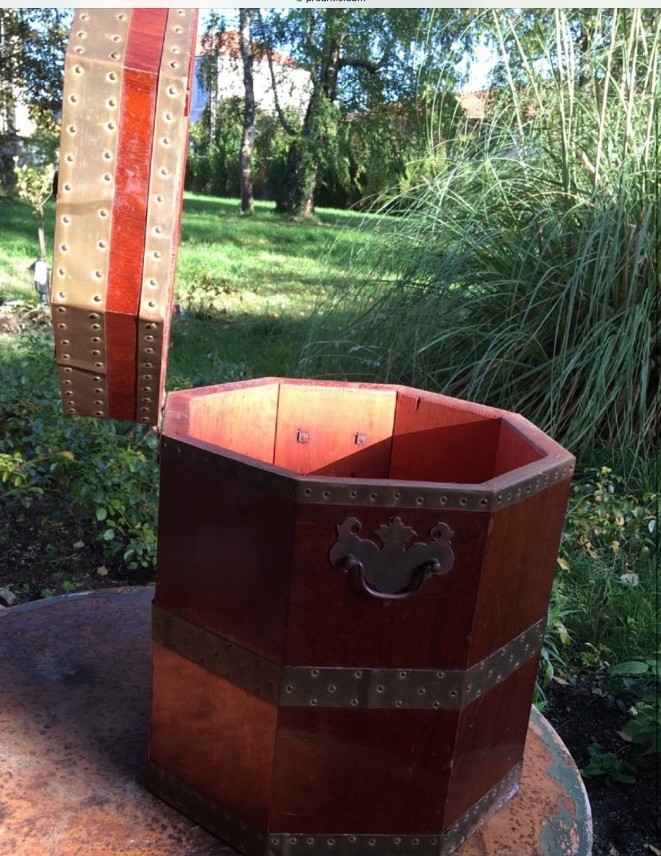 Deep English Octagonal Chest And Wood Circled With Brass-photo-2