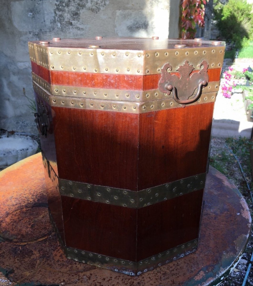 Deep English Octagonal Chest And Wood Circled With Brass-photo-5