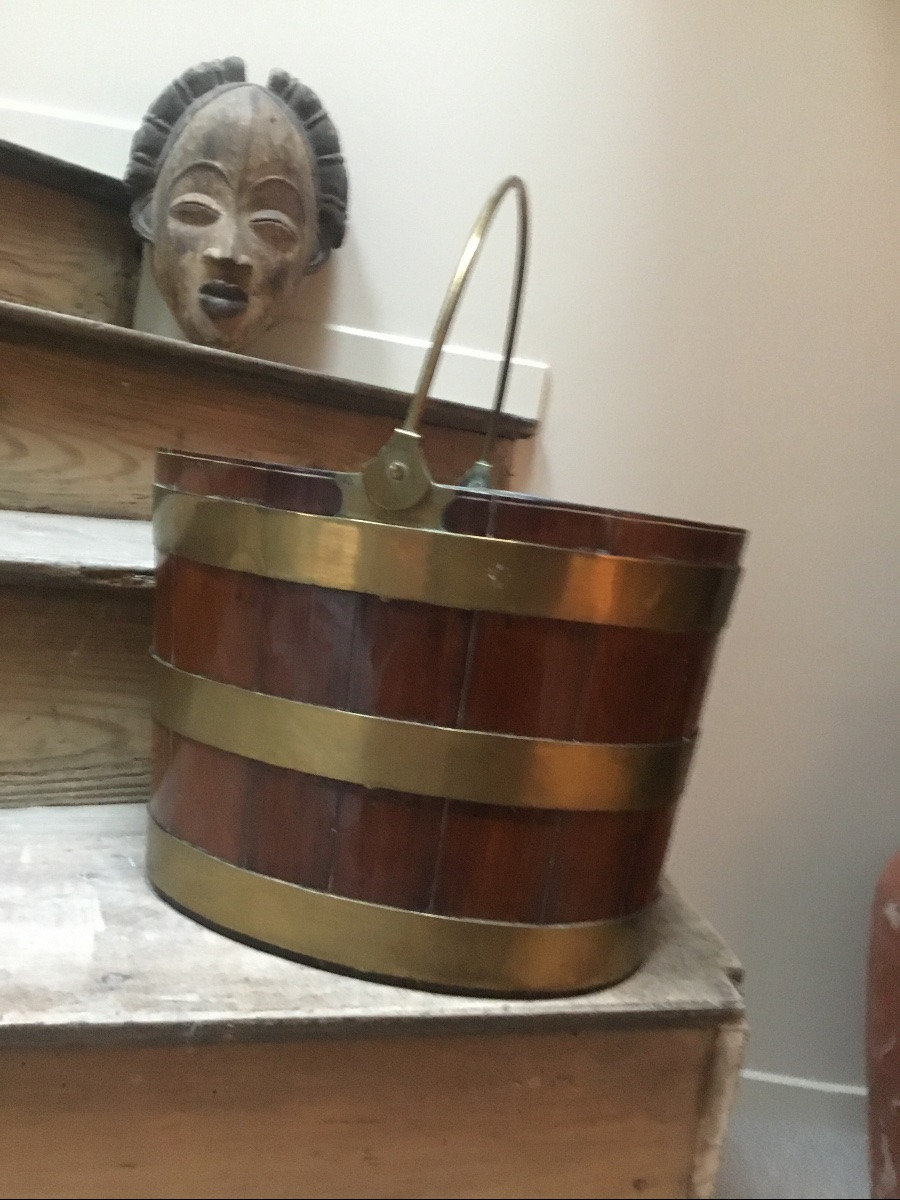 English Georgian Mahogany Curved Brass Coal Scuttle With Liner-photo-3