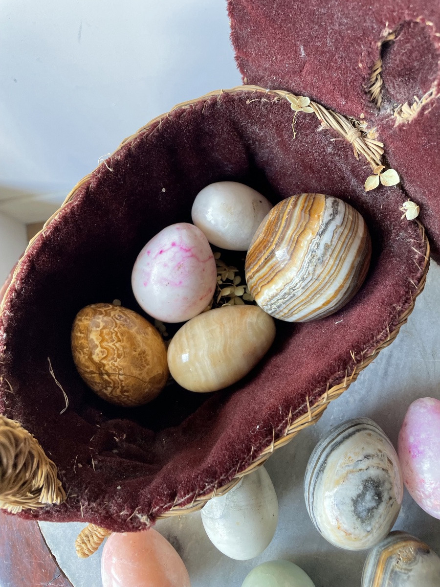 Collection Of 11 Hard Stone Eggs -photo-5