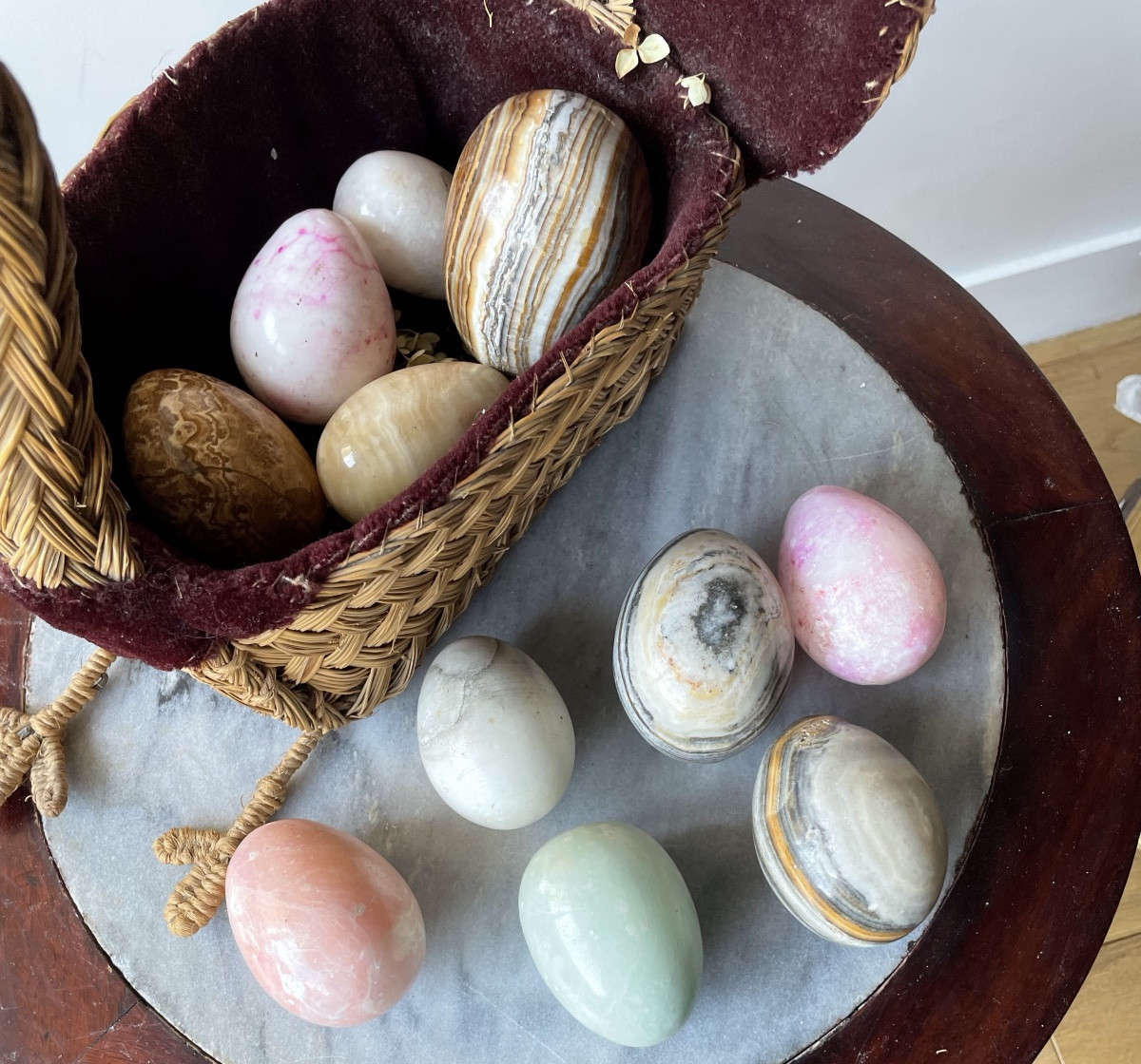 Collection Of 11 Hard Stone Eggs -photo-6