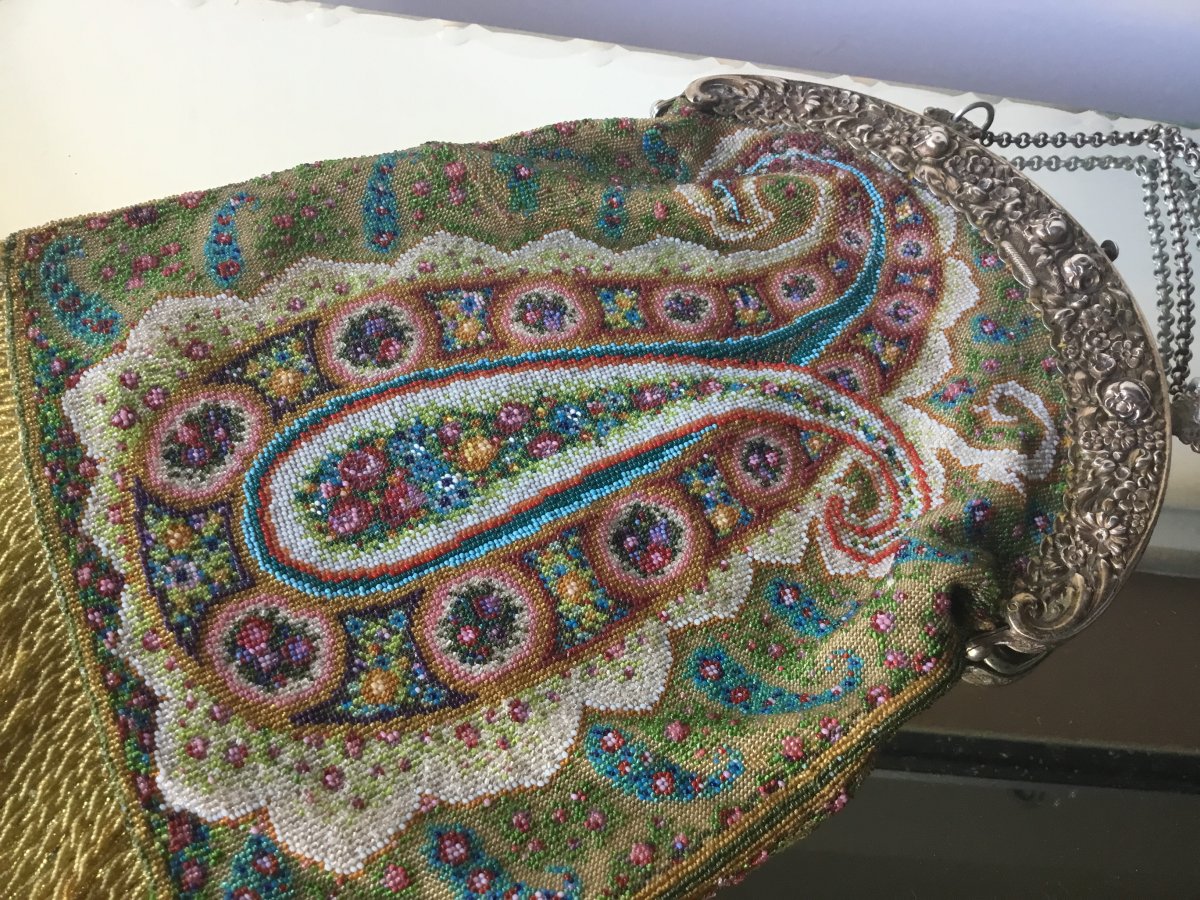 Beaded Evening Bag Decorated With Polychrome Bothés, XIXth