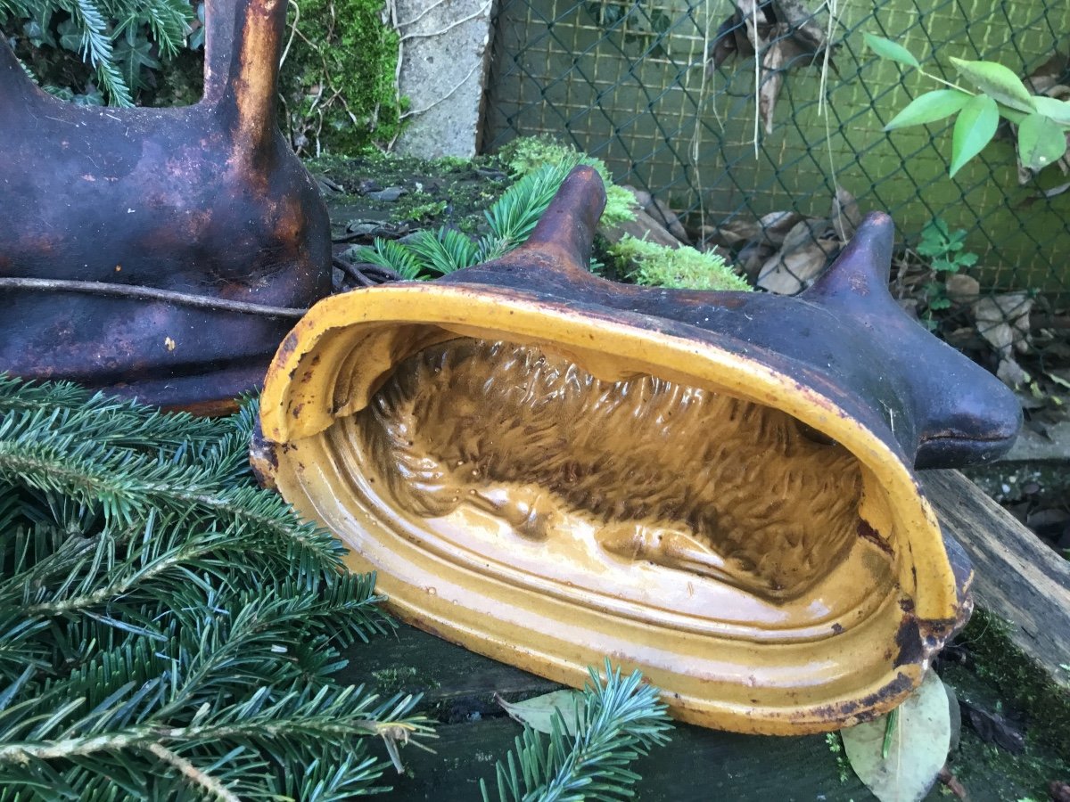 The 2 Cooking Molds In The Shape Of A Lamb In Glazed Terracotta-photo-1