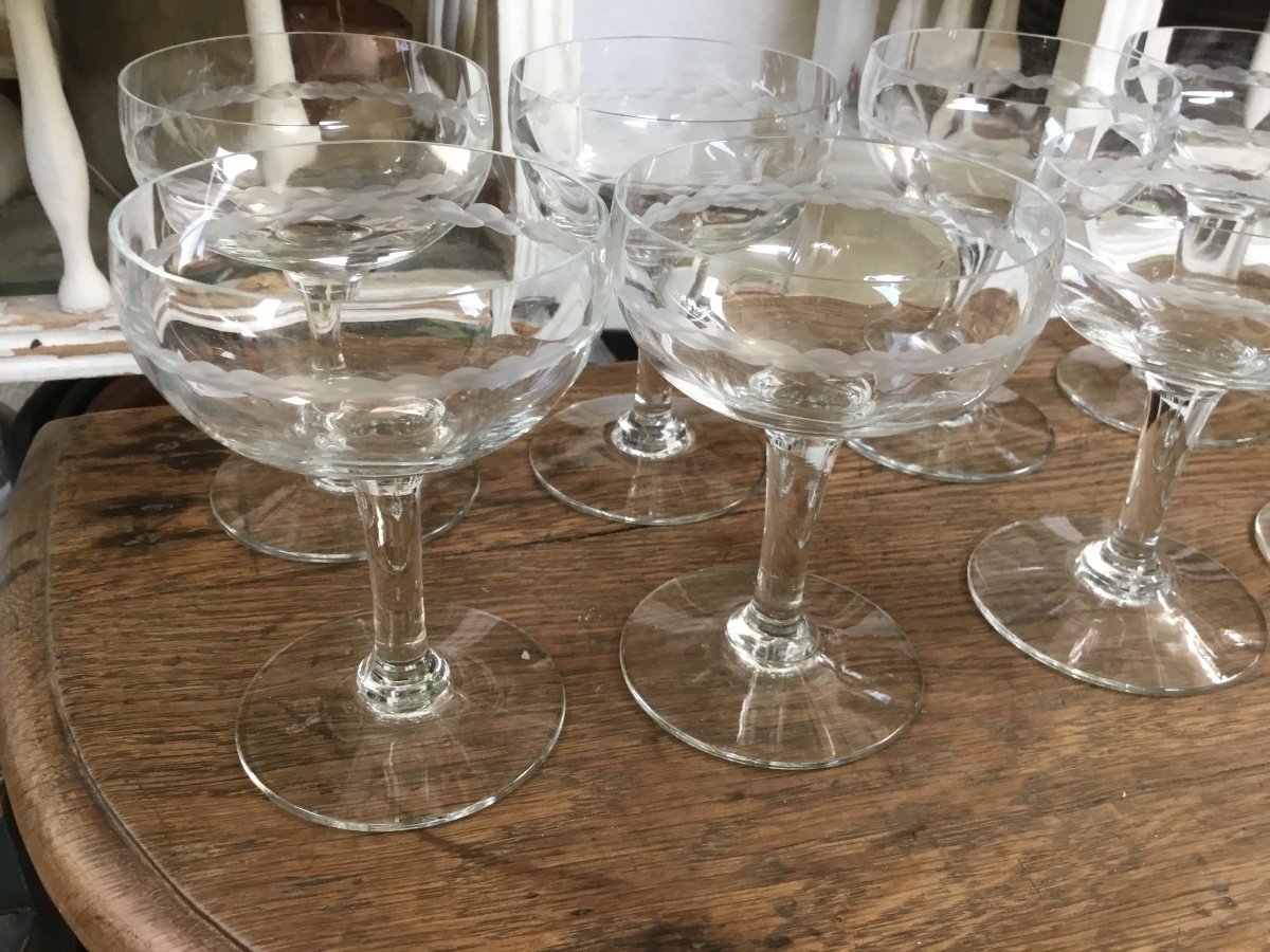 Suite Of Eight Engraved Crystal Champagne Cups-photo-3