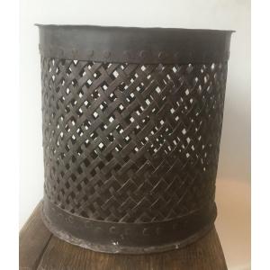 Tightly Woven Iron Waste Paper Basket