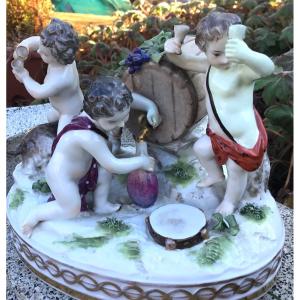 Les Petits  Vendangeurs , Groupe En Porcelaine, XIXème 