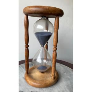 Table Hourglass With 3 Columns H 25 Cm