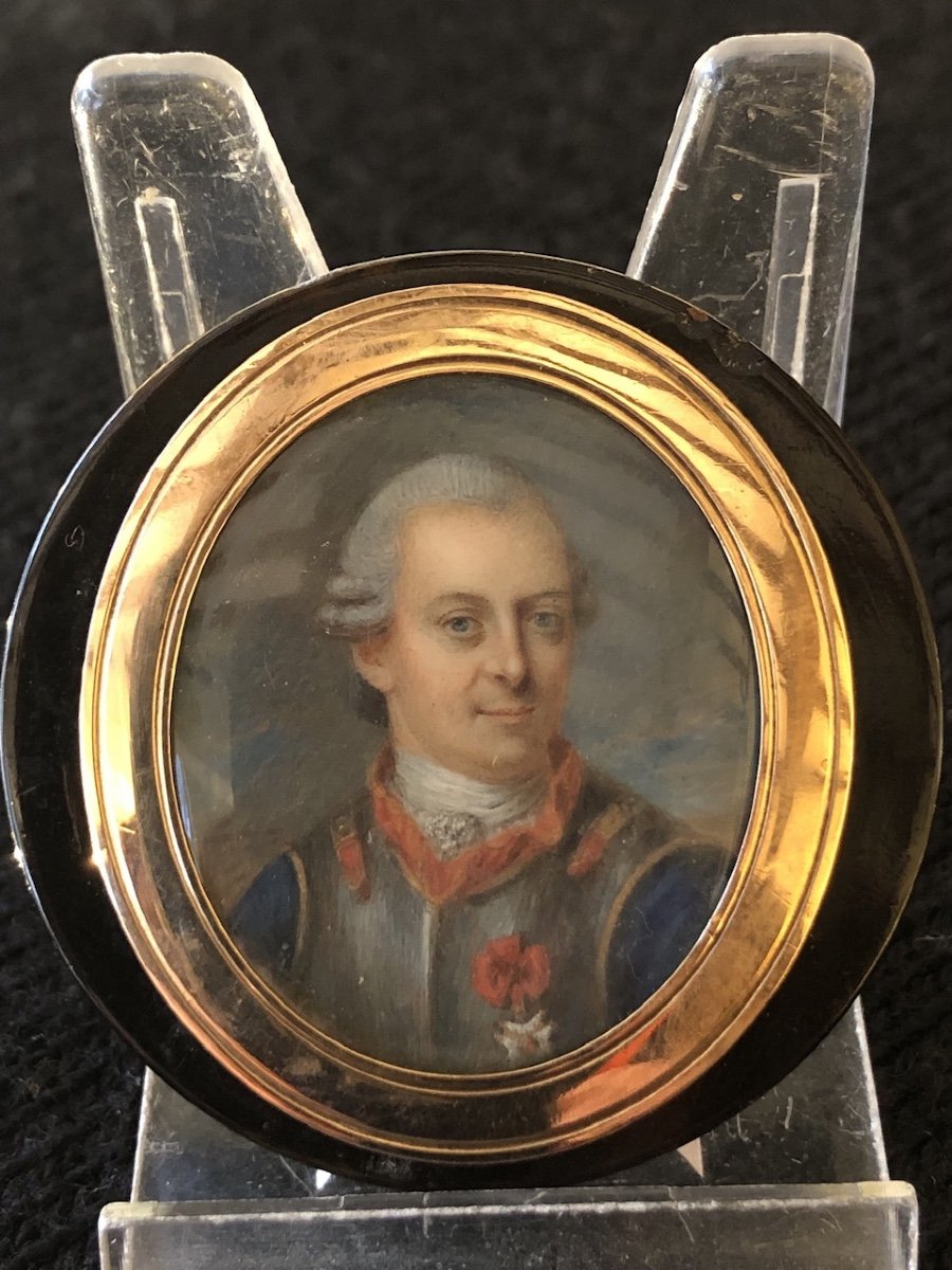 école Française Du XVIII Eme : Portrait D’un Officier En Miniature -photo-2