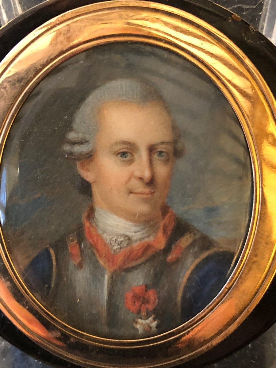 école Française Du XVIII Eme : Portrait D’un Officier En Miniature 