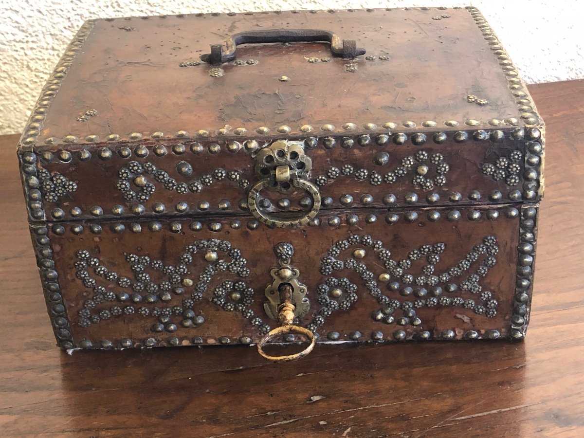 17th Century Leather Covered Wooden Core Box -photo-2