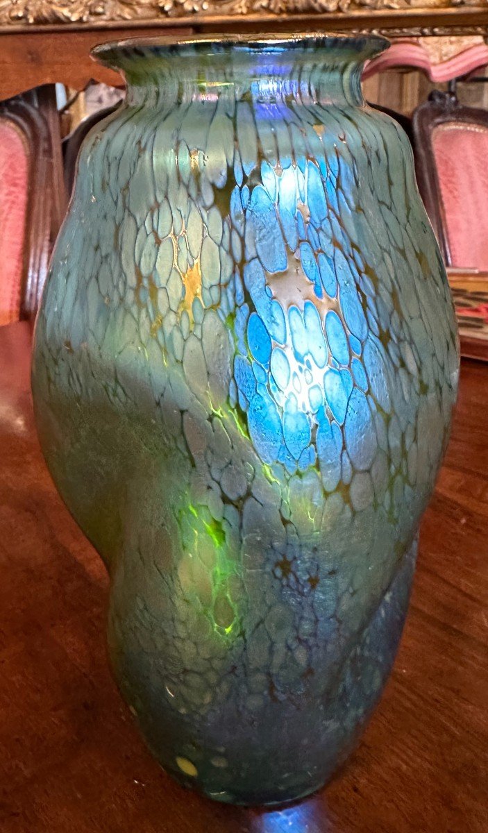 Vase Art Nouveau Crète Papillon Irisé Bleu Par Johann LOETZ 22,5 cm vers 1900