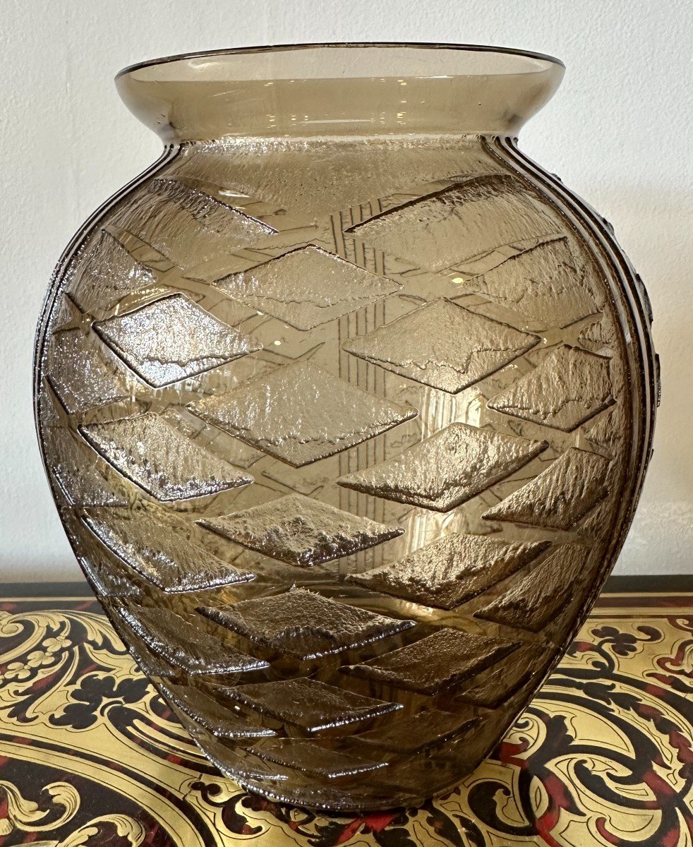 Daum Art Deco Vase In Smoked Crystal With Geometric Decor.