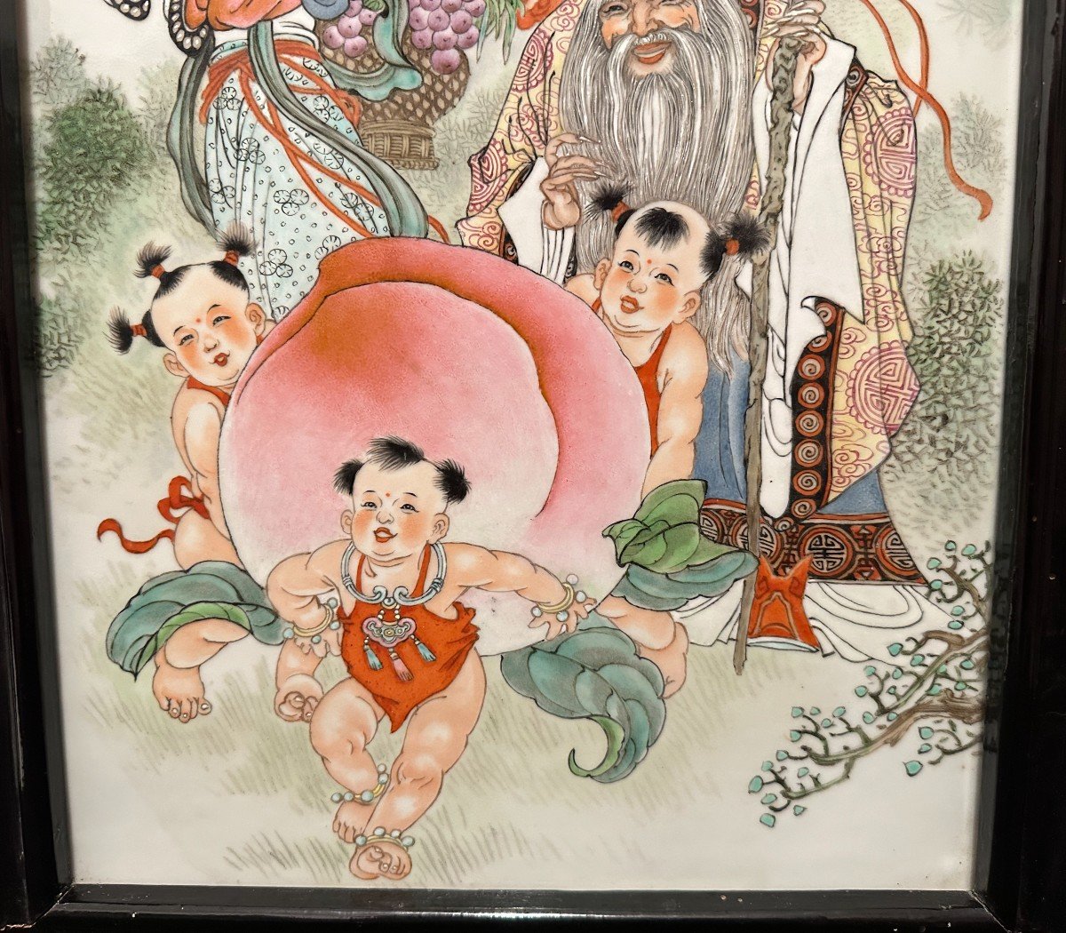 Chine Grande Plaque Porcelaine Décorée en Émaux Polychromes  De  Shouxing Et La Pêche Géante -photo-1