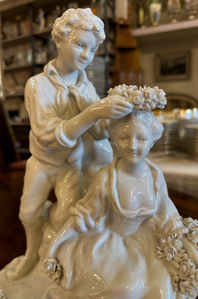 Capodimonte Groupe Porcelaine La Couronne d'Amour Par Joseph d'Asté Début XXème-photo-2