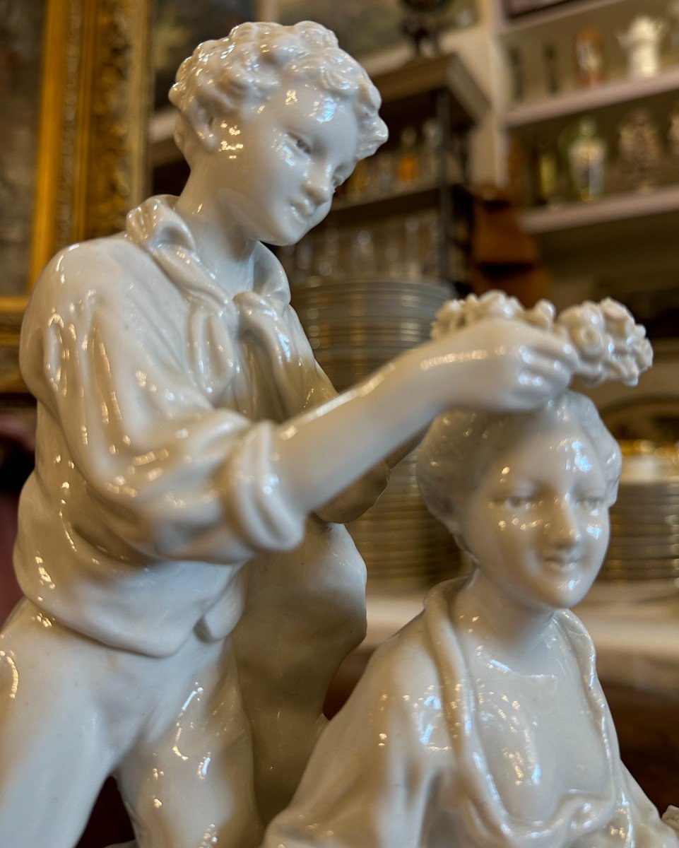 Capodimonte Groupe Porcelaine La Couronne d'Amour Par Joseph d'Asté Début XXème-photo-6