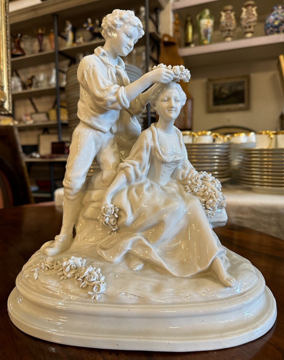 Capodimonte Groupe Porcelaine La Couronne d'Amour Par Joseph d'Asté Début XXème