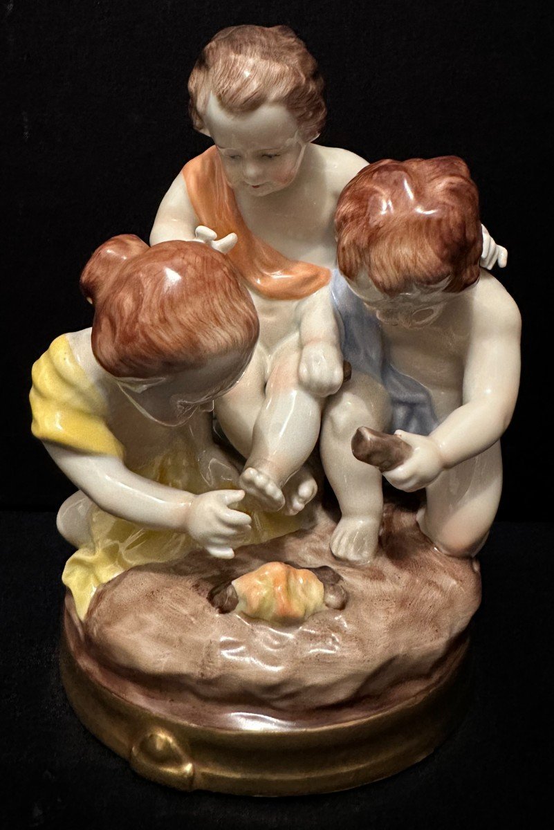 Capodimonte Porcelain Group Of Children Symbolizing Winter Early 20th Century-photo-1