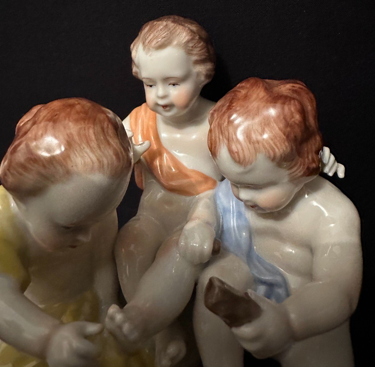 Capodimonte Porcelain Group Of Children Symbolizing Winter Early 20th Century-photo-2