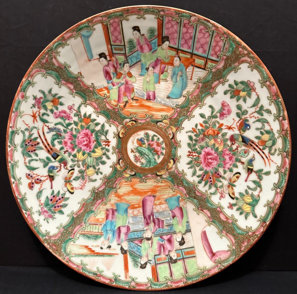 Chine Grand Plat  Porcelaine En Émaux De Canton Fin XIXème