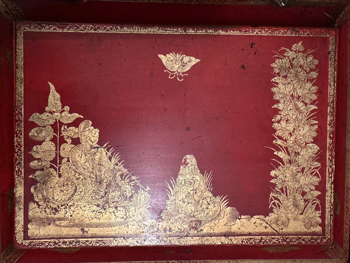 Martin Gold Varnish Wig Box On Red Background Louis XV Period 18th Century-photo-3