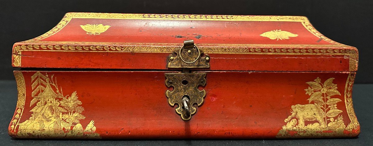 Martin Gold Varnish Wig Box On Red Background Louis XV Period 18th Century-photo-4