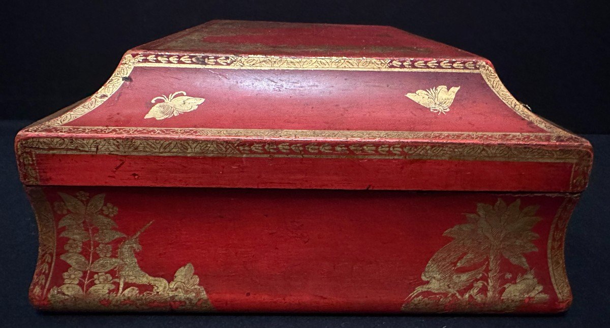 Martin Gold Varnish Wig Box On Red Background Louis XV Period 18th Century-photo-1