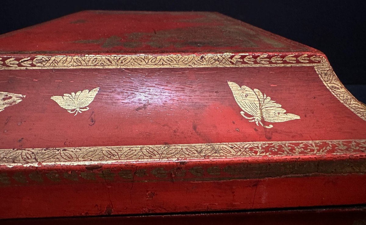 Martin Gold Varnish Wig Box On Red Background Louis XV Period 18th Century-photo-5