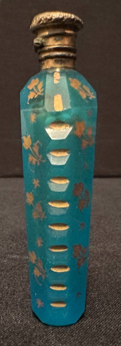 Blue Opaline Salt Bottle Cut Enhanced With Gilding Mounted In Silver Vermeil Circa 1840-photo-1