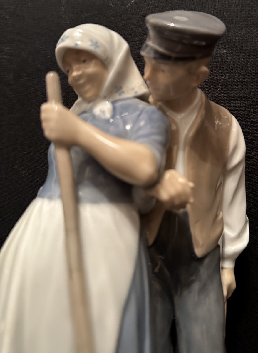 Royal Copenhagen Porcelain Peasant Couple By Christian Thomsen (1860-1921) Denmark-photo-3