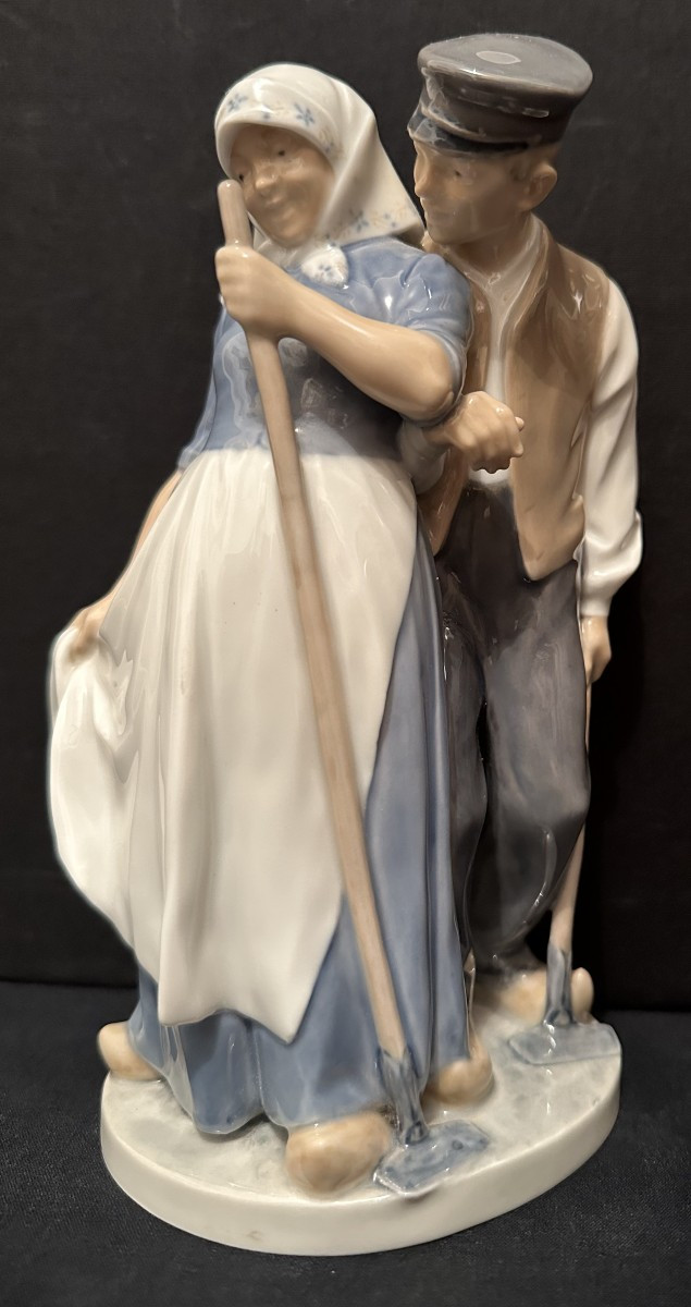 Royal Copenhagen Porcelain Peasant Couple By Christian Thomsen (1860-1921) Denmark