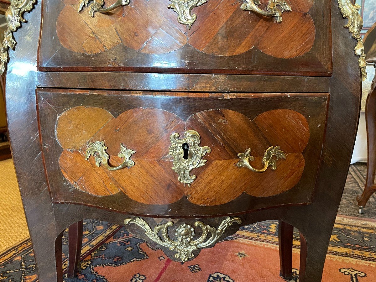 Petite Commode en Sauteuse Louis XV d'Entre-deux Marqueterie époque XVIIIème-photo-2