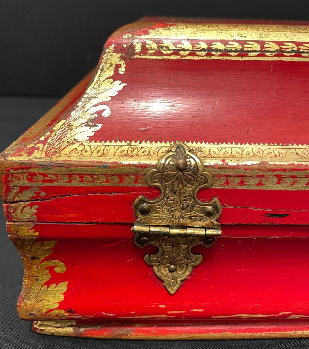 Wig Box With Martin Gold Varnish On Red Background Louis XV Period XVIIIth-photo-7