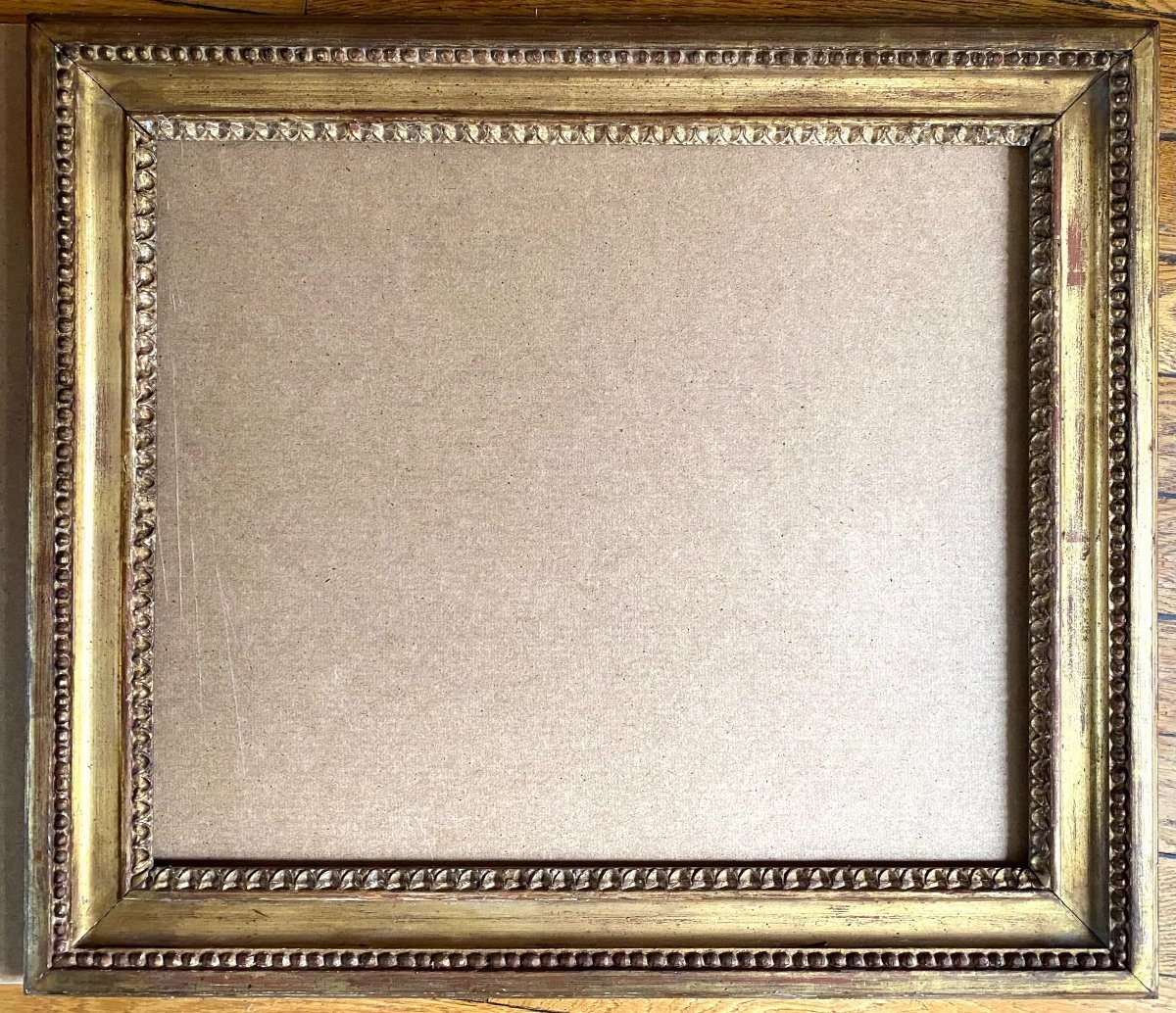 19th Century Carvedand Gilded Oak Frame, Louis XVI Style. Heart Raised And Pearl Raised Decor.