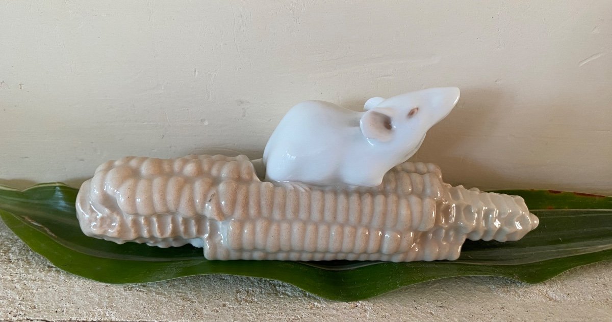 Royal Copenhagen Manufactory. White Mouse On An Ear Of Corn. Mid-20th Century Porcelain. -photo-2