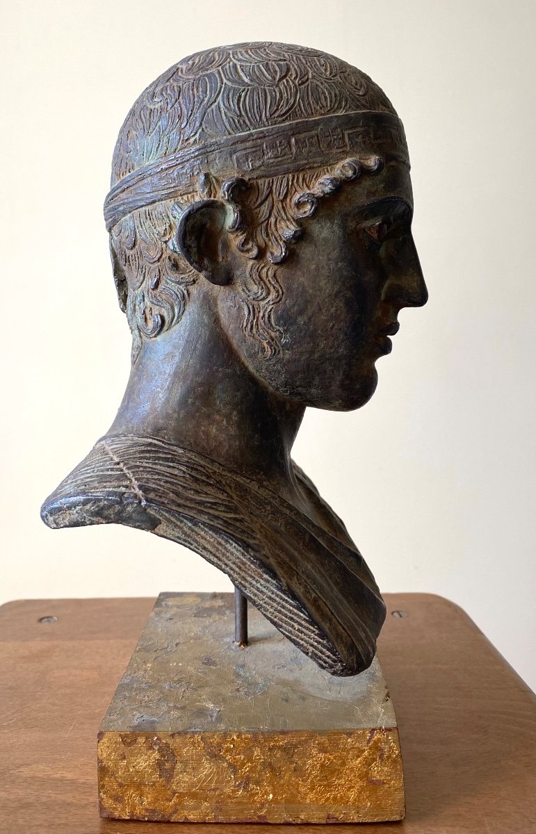 Head Of The Victorious Charioteer. Patinated Plaster 20th . Aft. The Antique Of Delphi Museum. -photo-4