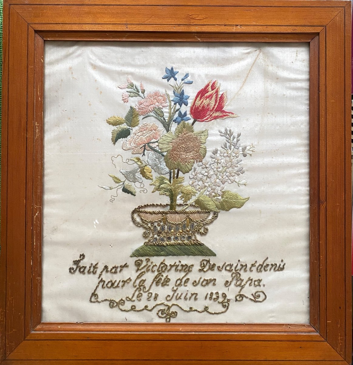 Broderie Sur Soie Début XIXème. Corbeille Fleurie. Fil Et Canetilles. 1832. 