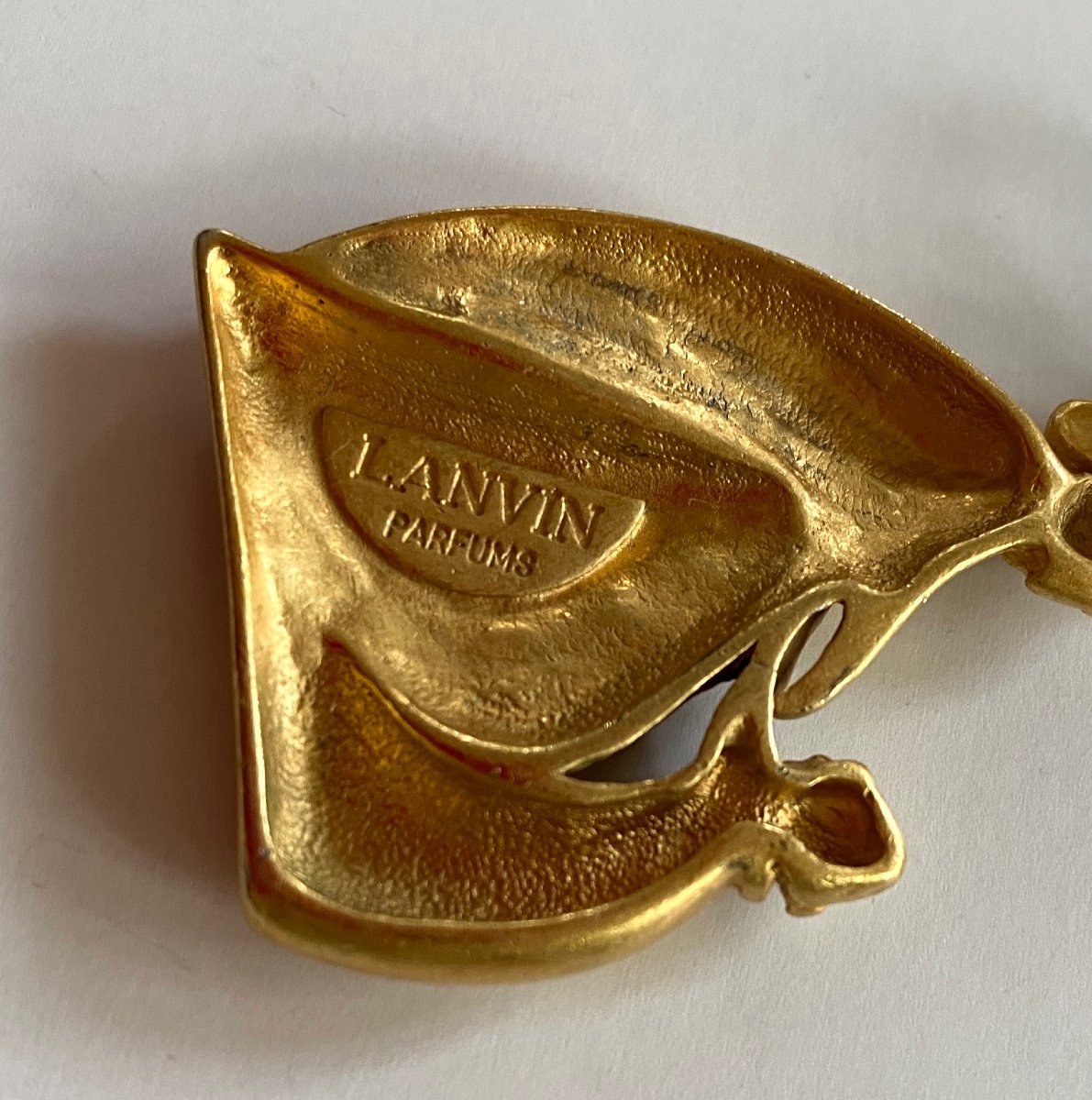 Jeanne Lanvin. Gold Metal Pendant. 80s.-photo-3