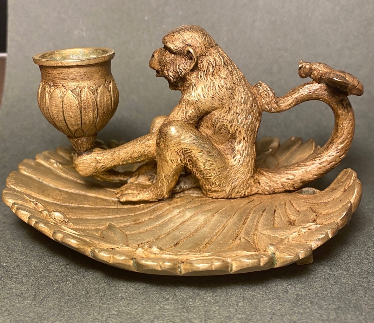 Edouard-henri Delesalle. 19th Century Bronze Hand Candlestick. Monkey And Bee. -photo-2