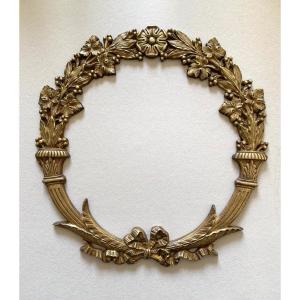 19th Ornamental Bronze In The Shape Of A Crown. Ivy, Laurel And Tied Ribbon.