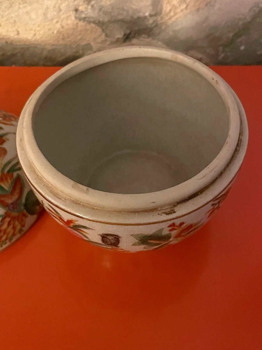 Asian Covered Pot (china)-photo-1