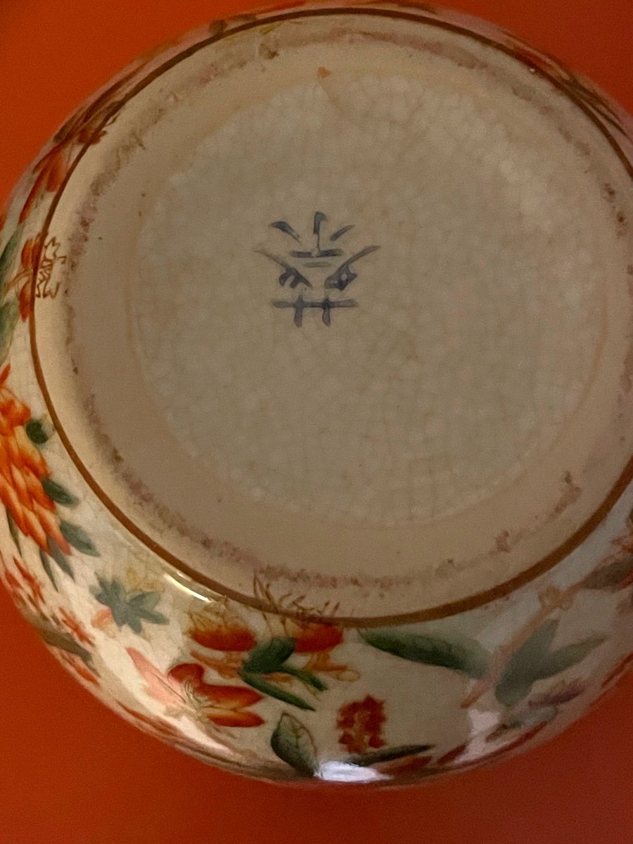 Asian Covered Pot (china)-photo-2