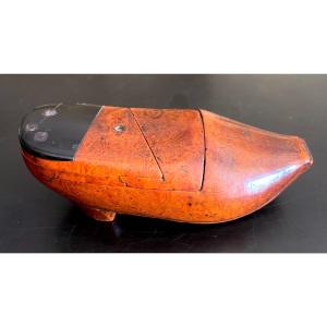 Clog-shaped Snuffbox