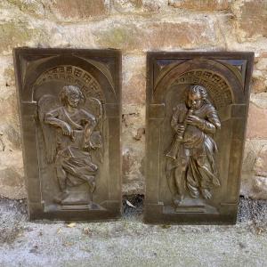 Paires De Bas Reliefs 