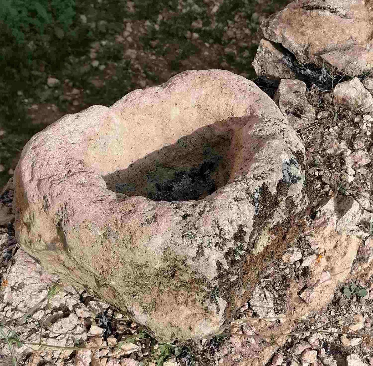 High Period Stone Stoup From A Priory In Burgundy.-photo-3