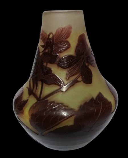 Emile Gallé (1846-1904). Petit vase fleuri en pâte de verre multicouche.-photo-5