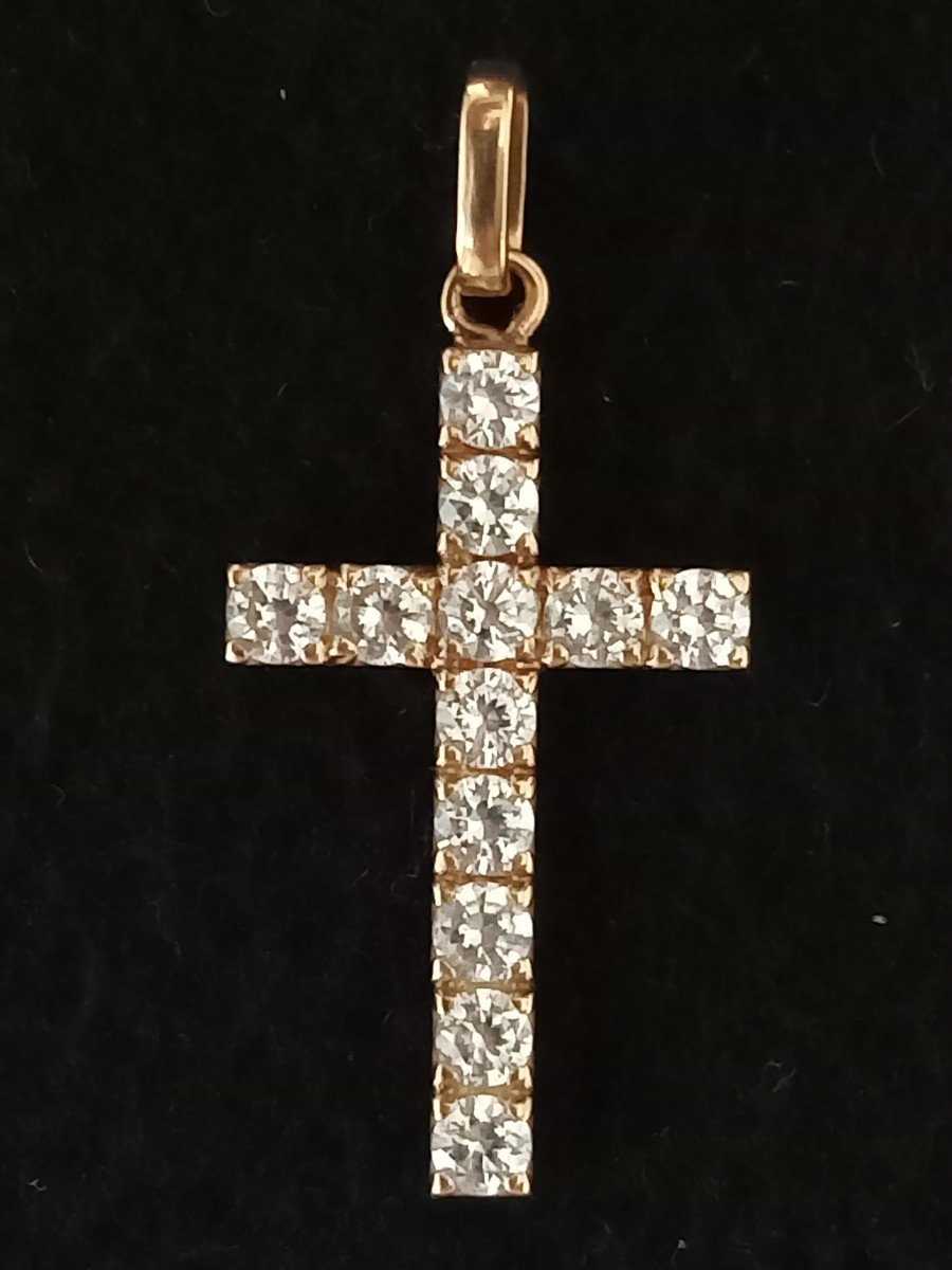 Pendentif croix or et diamants taille brillant ( or 18kt )