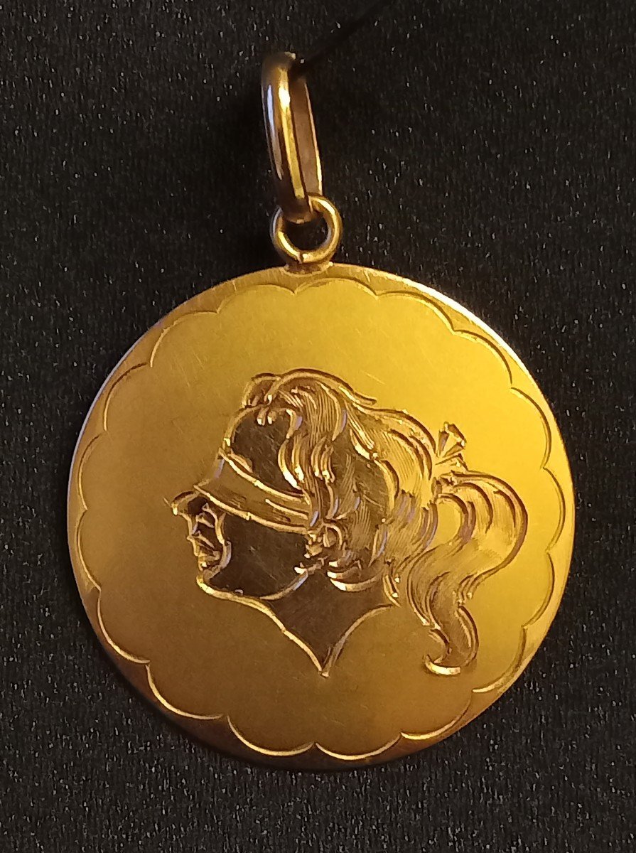 "love Is Blind" Pendant 18kt Yellow Gold 