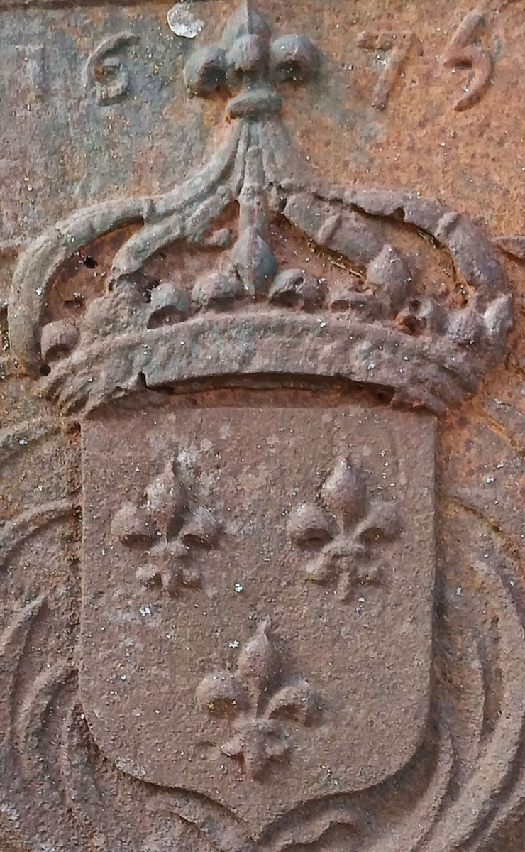 17th Century. Fireplace Plate With The Arms Of France. 1675-photo-2