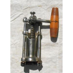 Corker, Rack Corker Thuillier-lefrant No. 30. XIXth Corkscrew